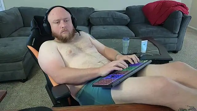 Snapshot of theballboy1 chatting on 16, 10, 2025 theballboy1 online show from 16, 10, 2025