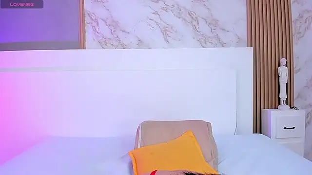 Snapshot of TianaGlow44 chatting on 2, 11, 2025 TianaGlow44 online show from 2, 11, 2025