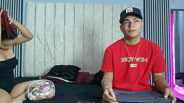 Snapshot of dante_and_kiara chatting on 25, 11, 2025 dante and kiara online show from 25, 11, 2025