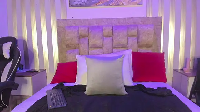 celeste collins  online show from 28, 10, 2025