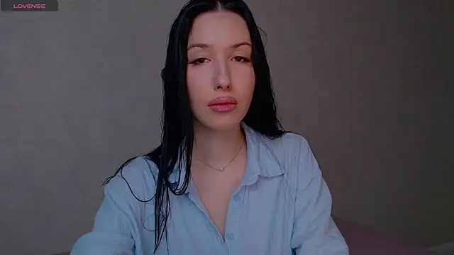 Isabella Fontana online show from 27, 10, 2025