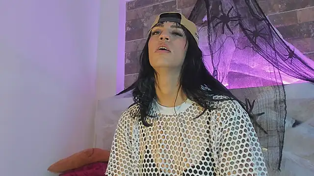 tahhlia rouge online show from 23, 10, 2025