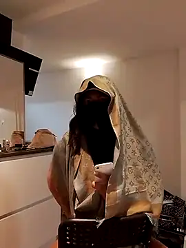 Snapshot of loubnarabb chatting on 1, 11, 2025 loubnarabb online show from 1, 11, 2025