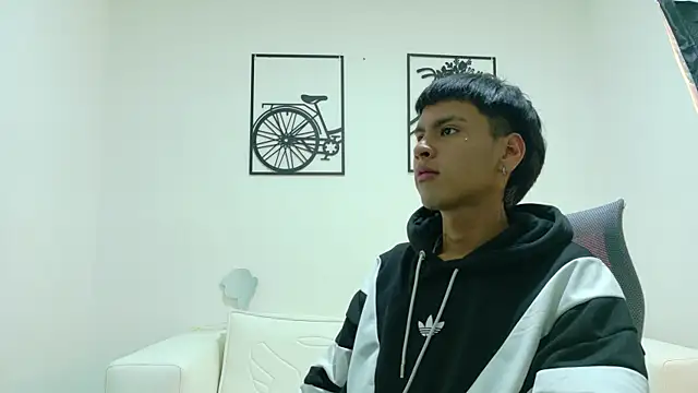 SEBAS LOVER  online show from 28, 10, 2025