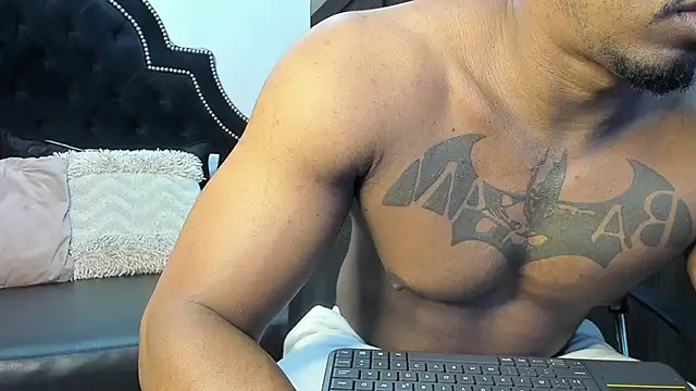 Snapshot of DenzelRios chatting on 30, 10, 2025 DenzelRios online show from 30, 10, 2025