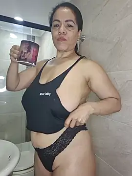 Snapshot of karla-bruni chatting on 31, 10, 2025 karla-bruni online show from 31, 10, 2025