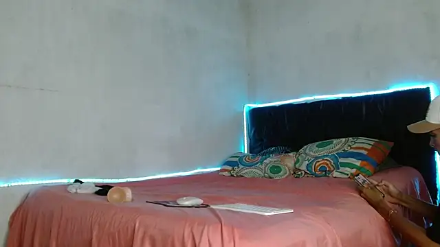 Snapshot of Paulosex12 chatting on 24, 10, 2025 Paulosex12 online show from 24, 10, 2025