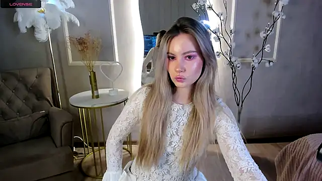 Snapshot of _BellaClark chatting on 3, 12, 2025 BellaClark online show from 3, 12, 2025