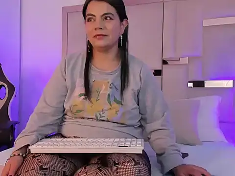 Snapshot of DayanaNaughty chatting on 2, 11, 2025 DayanaNaughty online show from 2, 11, 2025