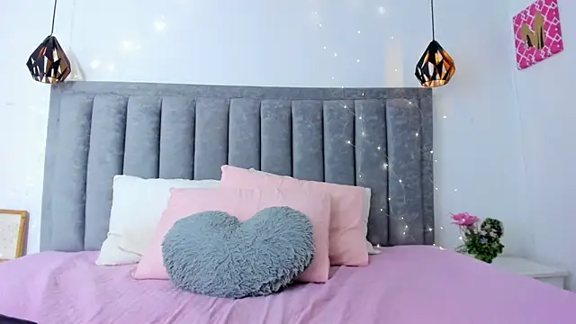 Amara18   online show from 11, 3, 2026