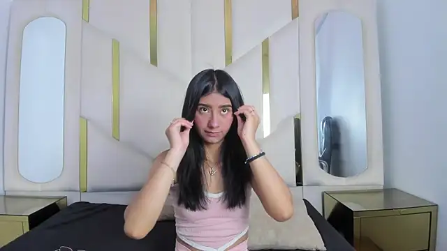 Mia clark18 online show from 25, 10, 2025