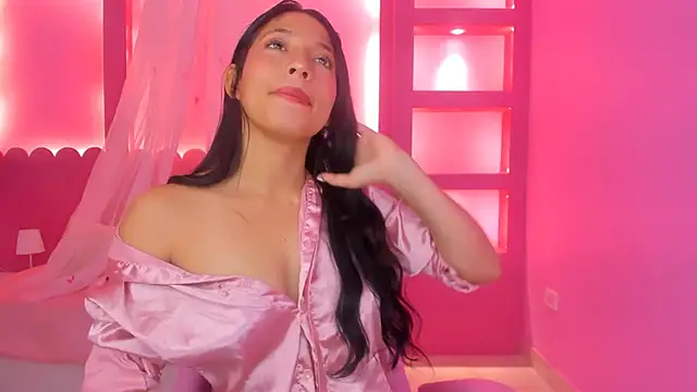 Snapshot of HolyLux chatting on 30, 11, 2025 HolyLux online show from 30, 11, 2025