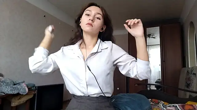 MiaLovelyOne online show from 21, 10, 2025