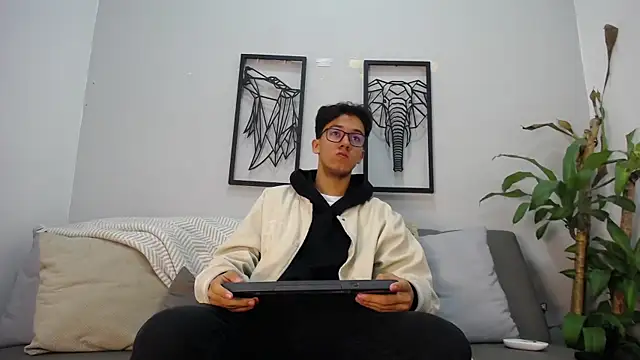 Austin Reeds online show from 9, 11, 2025