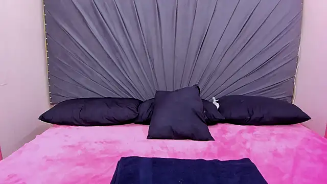 saray-Rousse online show from 24, 10, 2025