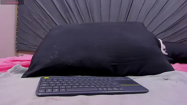 saray-Rousse online show from 5, 11, 2025