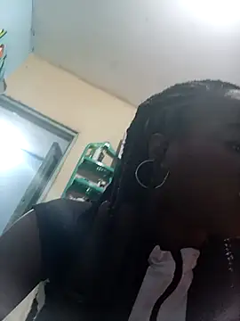 BeverlyMadison  online show from 25, 11, 2025