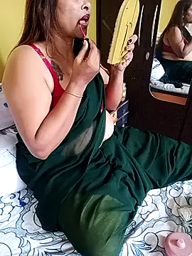 Snapshot of DEVIFULAN chatting on 8, 10, 2025 DEVIFULAN online show from 8, 10, 2025