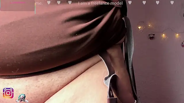 Emilycollei online show from 12, 11, 2025