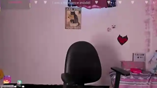 Emilycollei online show from 13, 11, 2025