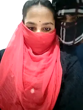 Snapshot of RAYI_Queen_15 chatting on 2, 12, 2025 RAYI Queen 15 online show from 2, 12, 2025