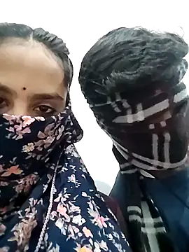 Snapshot of RAYI_Queen_15 chatting on 3, 12, 2025 RAYI Queen 15 online show from 3, 12, 2025