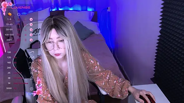 Snapshot of sofiisun chatting on 23, 10, 2025 sofiisun online show from 23, 10, 2025