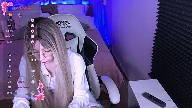 Snapshot of sofiisun chatting on 24, 10, 2025 sofiisun online show from 24, 10, 2025