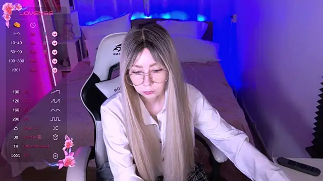 Snapshot of sofiisun chatting on 3, 11, 2025 sofiisun online show from 3, 11, 2025