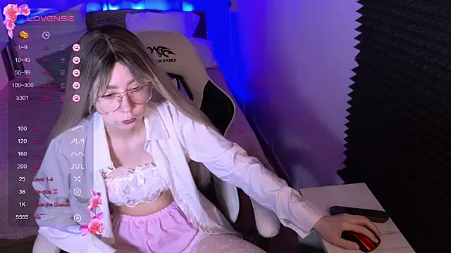 Snapshot of sofiisun chatting on 10, 11, 2025 sofiisun online show from 10, 11, 2025