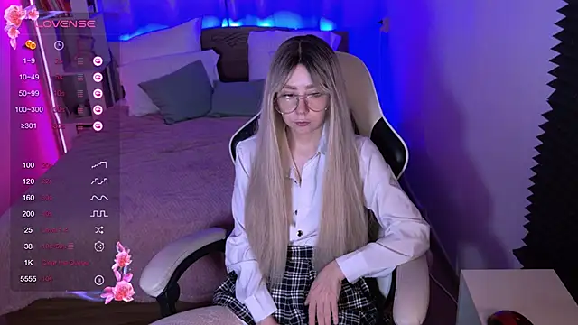 Snapshot of sofiisun chatting on 13, 11, 2025 sofiisun online show from 13, 11, 2025