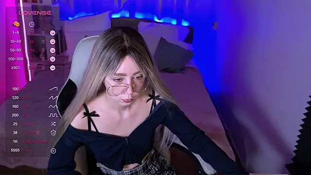 Snapshot of sofiisun chatting on 24, 11, 2025 sofiisun online show from 24, 11, 2025