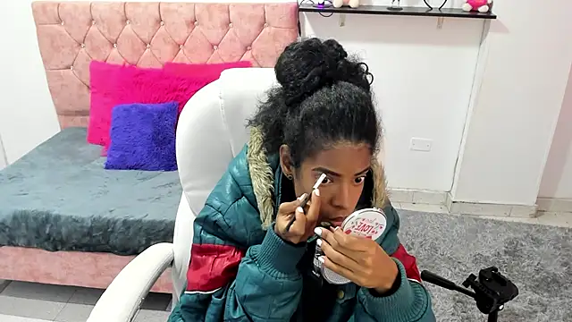 thianahorny online show from 4, 12, 2025