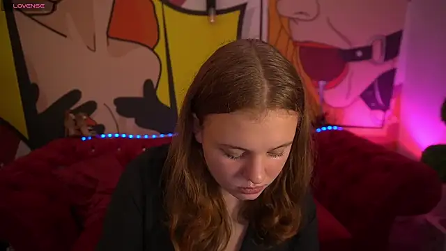 Snapshot of SnowWhiti chatting on 17, 10, 2025 SnowWhiti online show from 17, 10, 2025