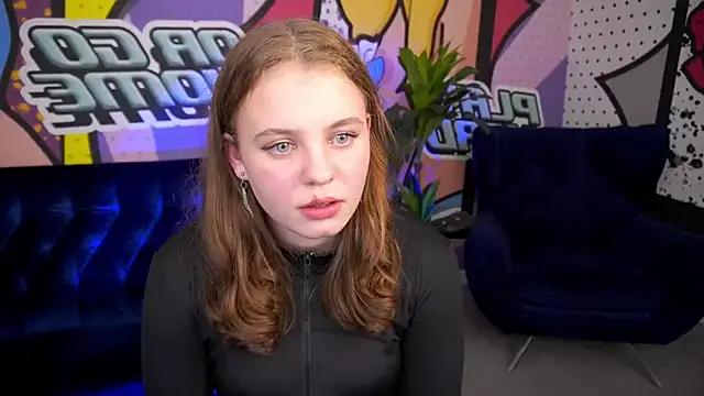 Snapshot of SnowWhiti chatting on 28, 10, 2025 SnowWhiti online show from 28, 10, 2025