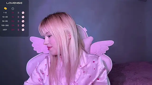 myprettylola online show from 19, 11, 2025