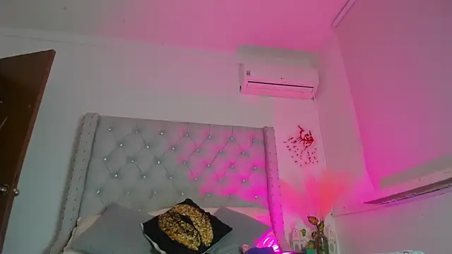 ChocoBunny1 online show from 12, 11, 2025