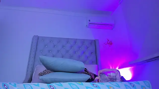 ChocoBunny1 online show from 18, 11, 2025