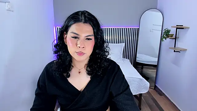 Snapshot of Little_Alli chatting on 2, 11, 2025 Little Alli online show from 2, 11, 2025