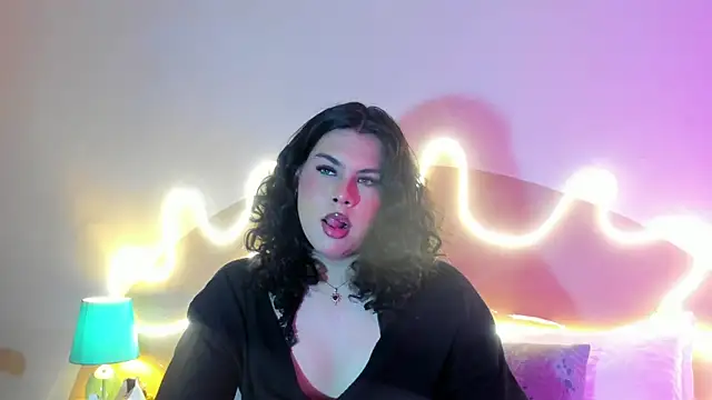 Snapshot of Little_Alli chatting on 6, 11, 2025 Little Alli online show from 6, 11, 2025