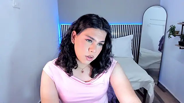 Snapshot of Little_Alli chatting on 23, 11, 2025 Little Alli online show from 23, 11, 2025