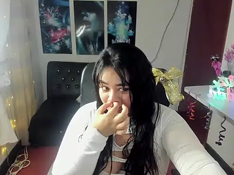 oliviia cute online show from 14, 11, 2025