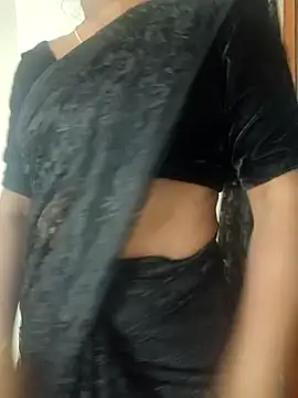 Snapshot of Tamilmallu-duskygirl03 chatting on 6, 11, 2025 Tamilmallu-duskygirl03 online show from 6, 11, 2025