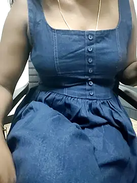 Snapshot of Tamilmallu-duskygirl03 chatting on 21, 11, 2025 Tamilmallu-duskygirl03 online show from 21, 11, 2025