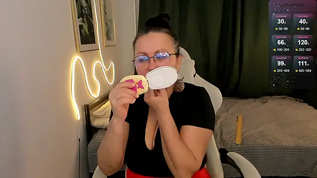 hottyannaa online show from 11, 2, 2026