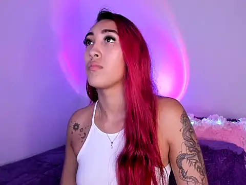 Snapshot of HeidyRousse chatting on 8, 11, 2025 HeidyRousse online show from 8, 11, 2025