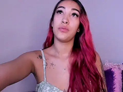 Snapshot of HeidyRousse chatting on 14, 11, 2025 HeidyRousse online show from 14, 11, 2025