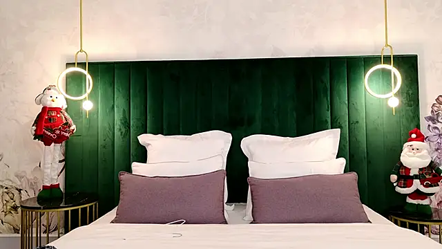 Snapshot of ClaireMathis chatting on 5, 12, 2025 ClaireMathis online show from 5, 12, 2025