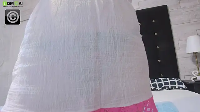 Snapshot of Ella_Lizzie chatting on 18, 10, 2025 Ella Lizzie online show from 18, 10, 2025