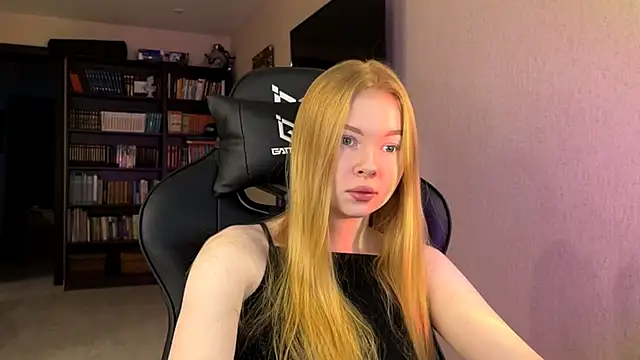 RaguelNicksons online show from 5, 11, 2025